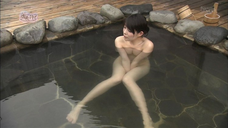 【温泉キャプ画像】タレント達の温泉レポでバスタオルからはみ出す乳房がエロすぎやしませんか？ｗｗ 22