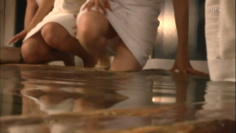 【温泉キャプ画像】色々やばい物が映りそうで毎回ドキドキする橋本マナミのお背中流しましょうか？ｗ 16